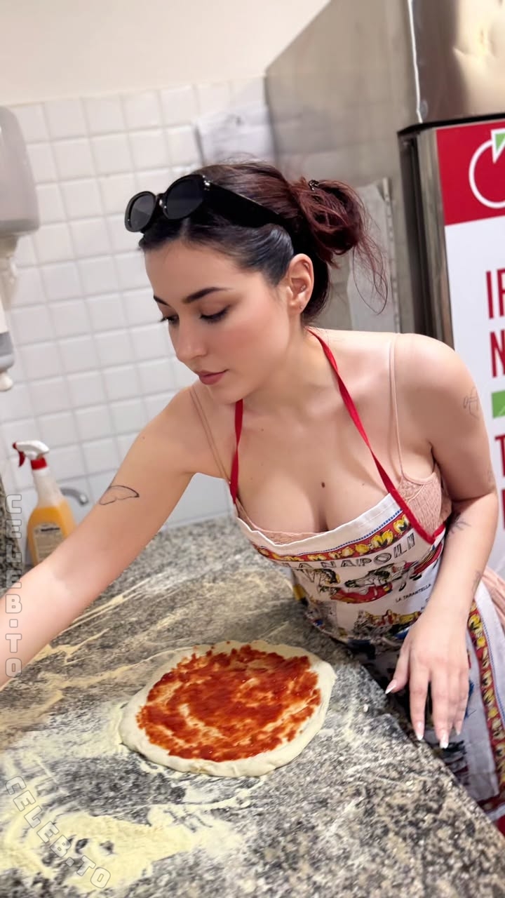 AnniTheDuck nude photo 1