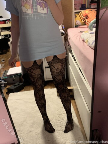 Annju nude photo 34