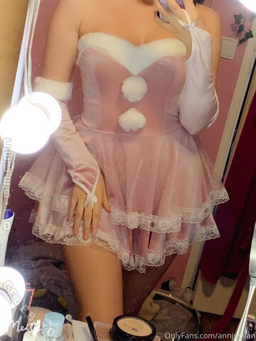 Annju nude photo 33