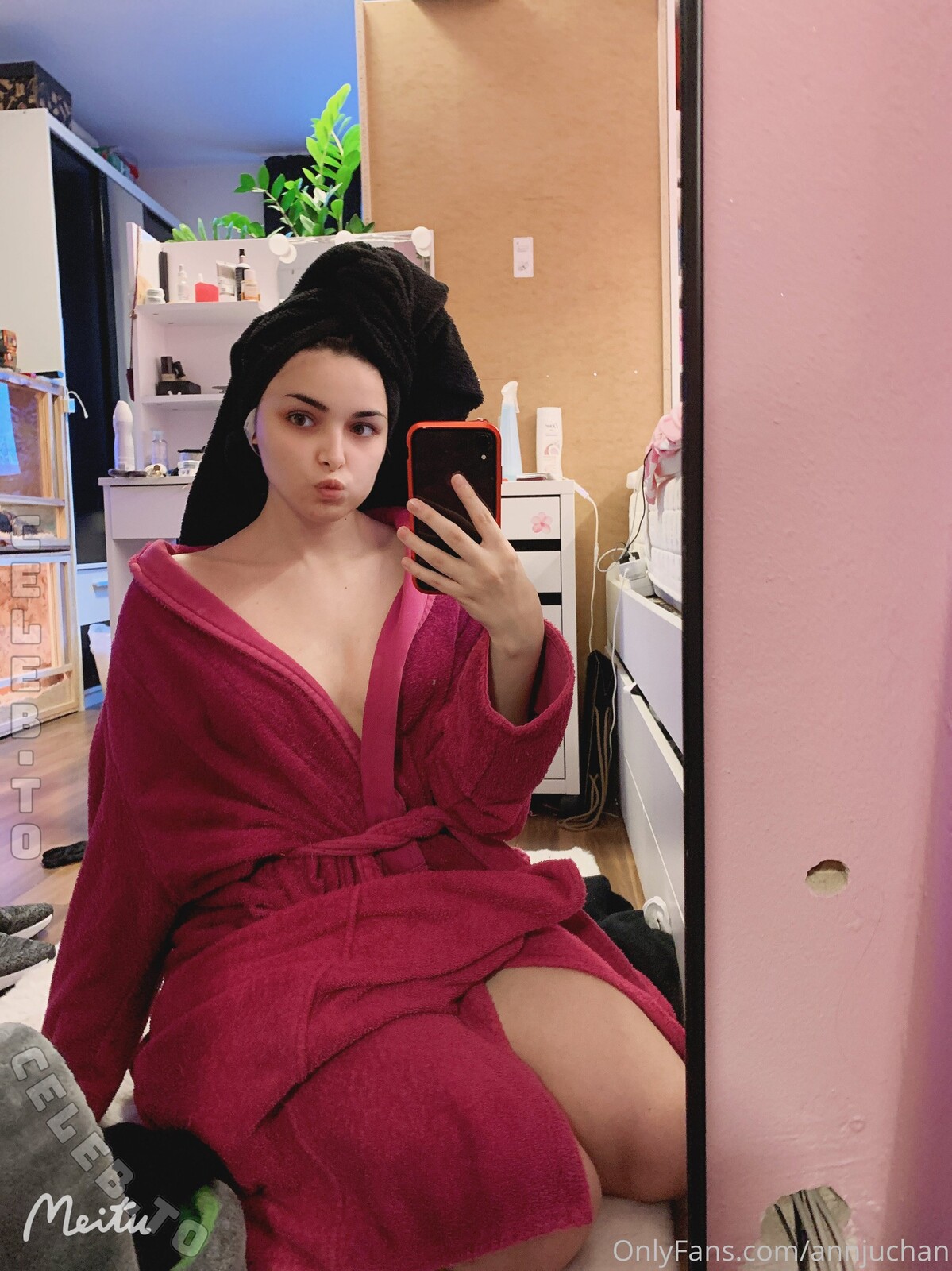 Annju nude photo 4