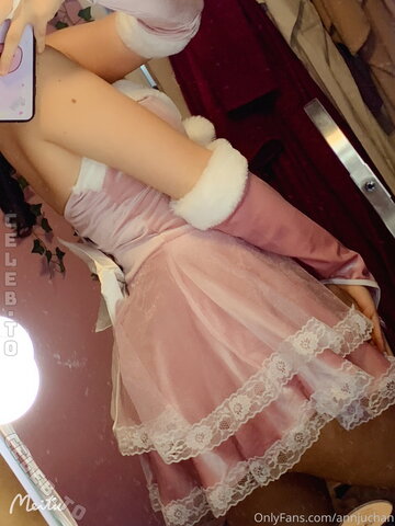 Annju nude photo 7