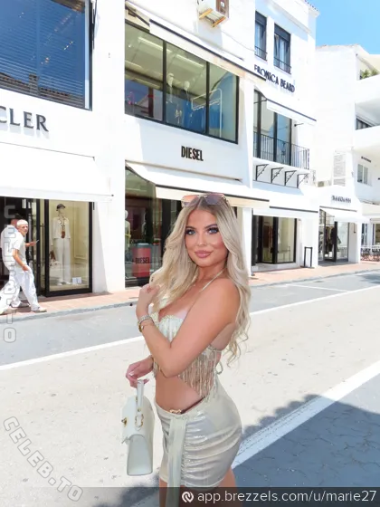 Annmariedtz nude photo 6