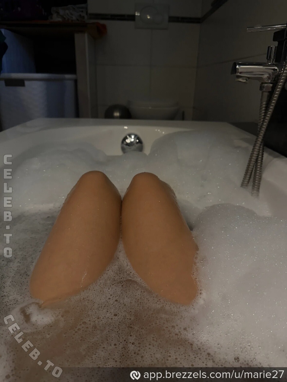 Annmariedtz nude photo 2