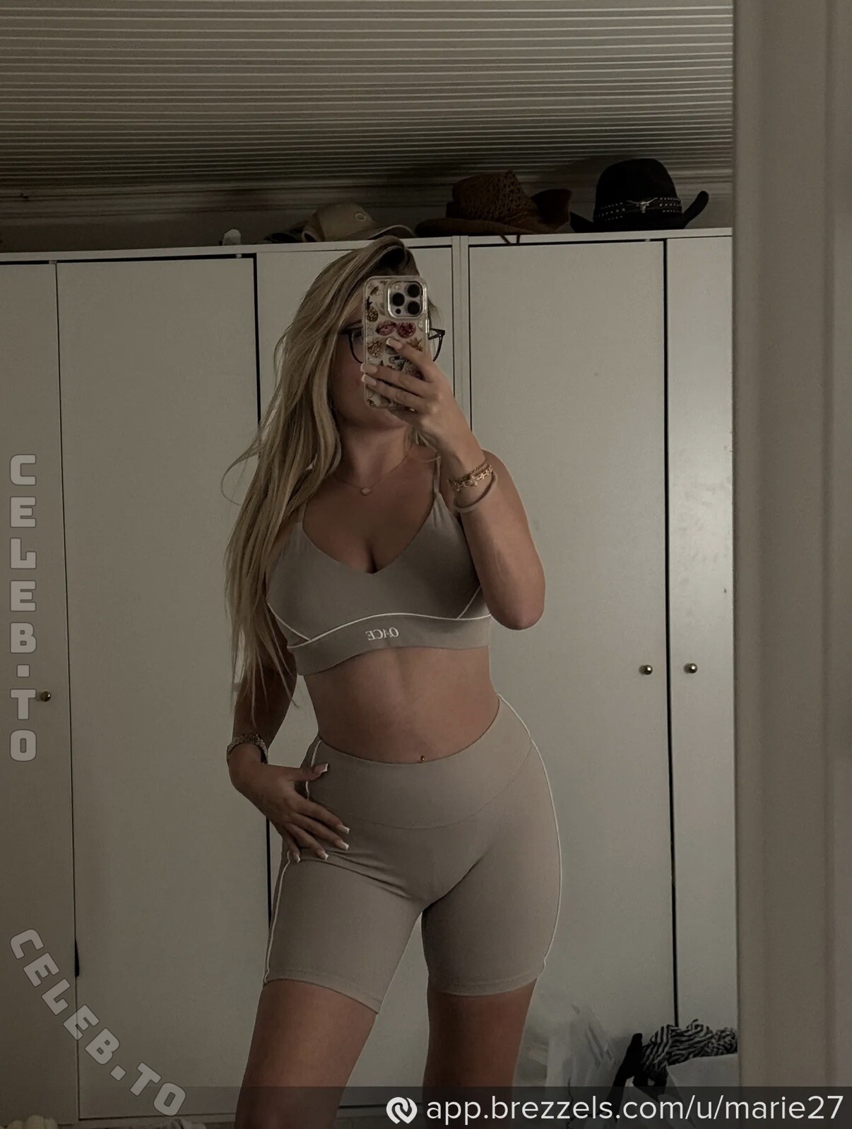 Annmariedtz nude photo 1