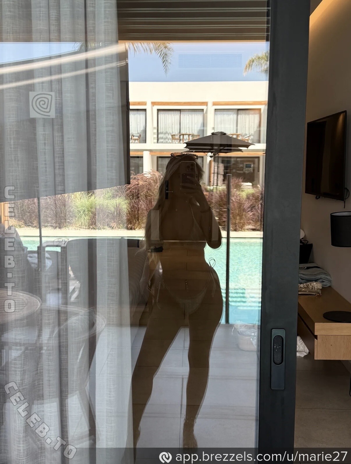 Annmariedtz nude photo 9