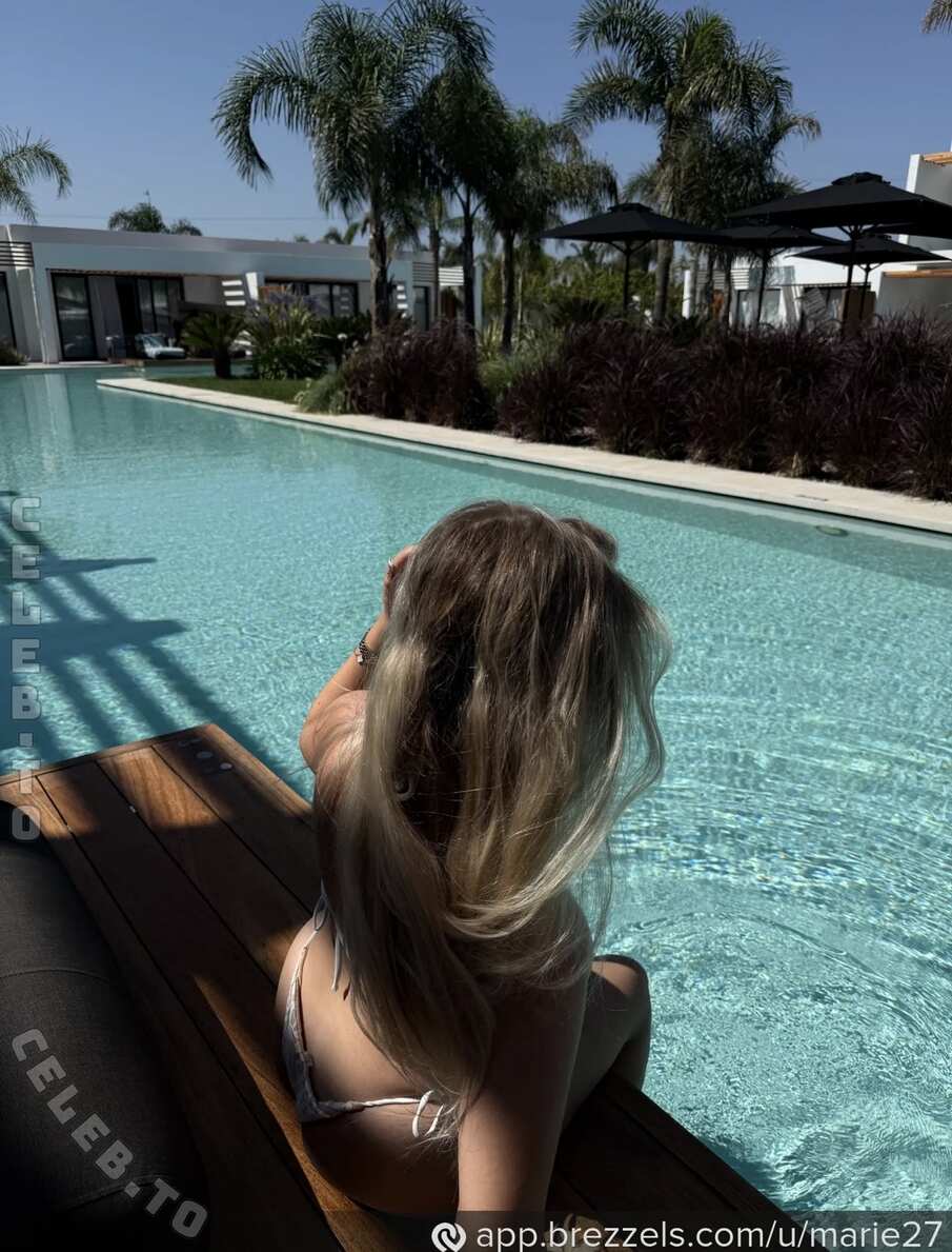 Annmariedtz nude photo 13