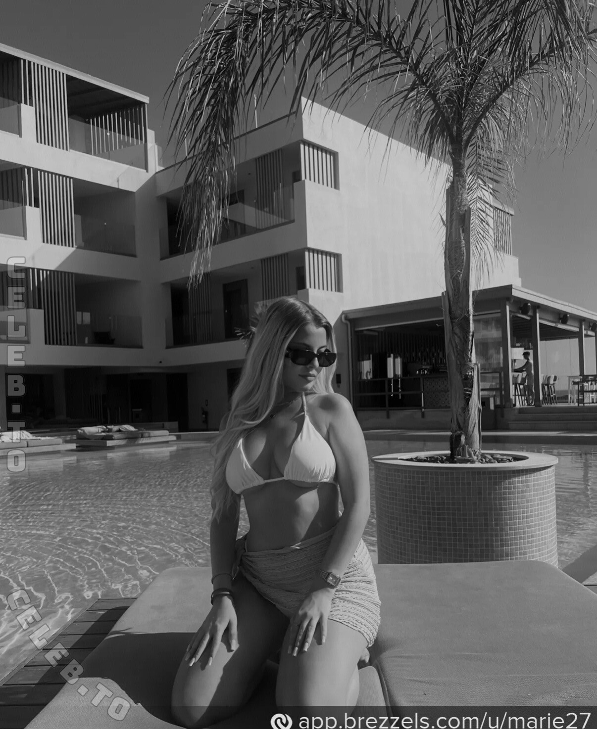 Annmariedtz nude photo 3