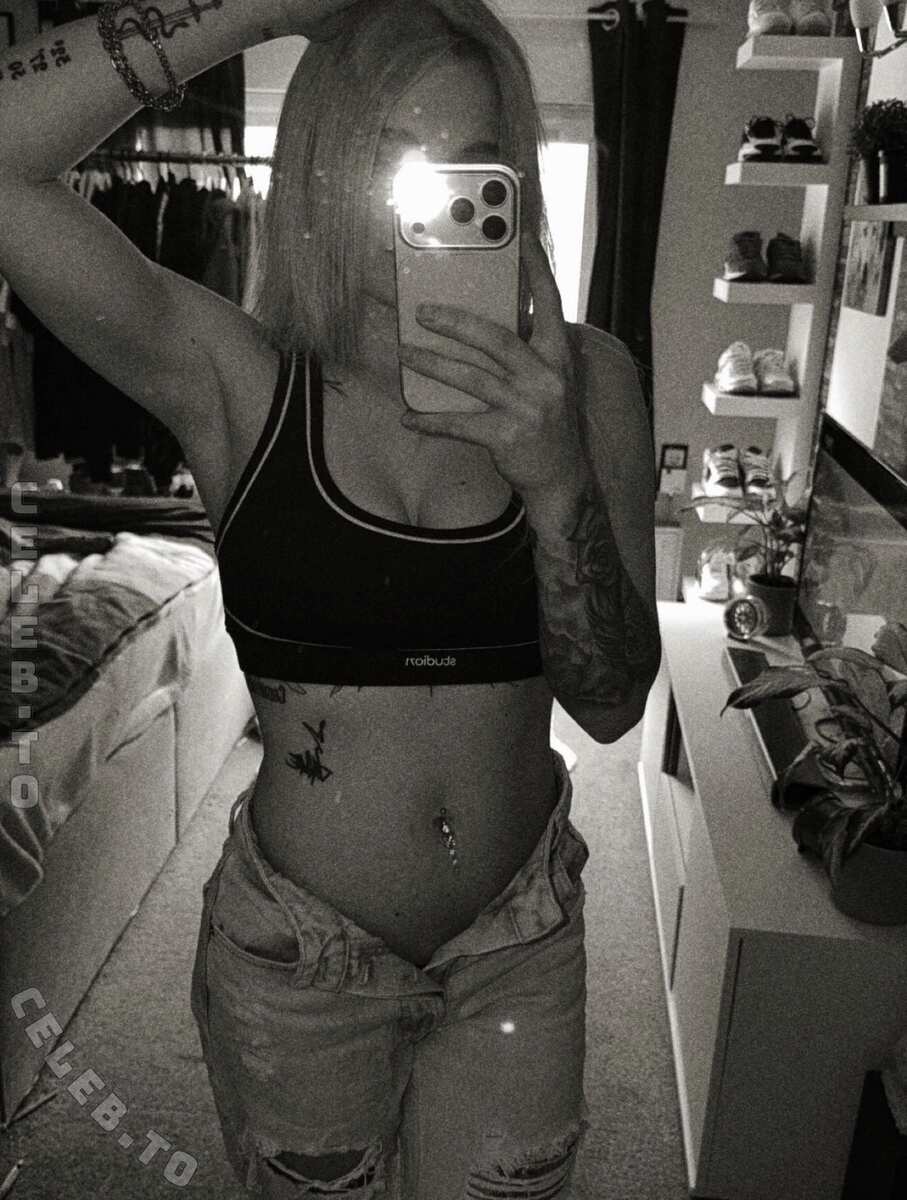 Anny_vans nude photo 1