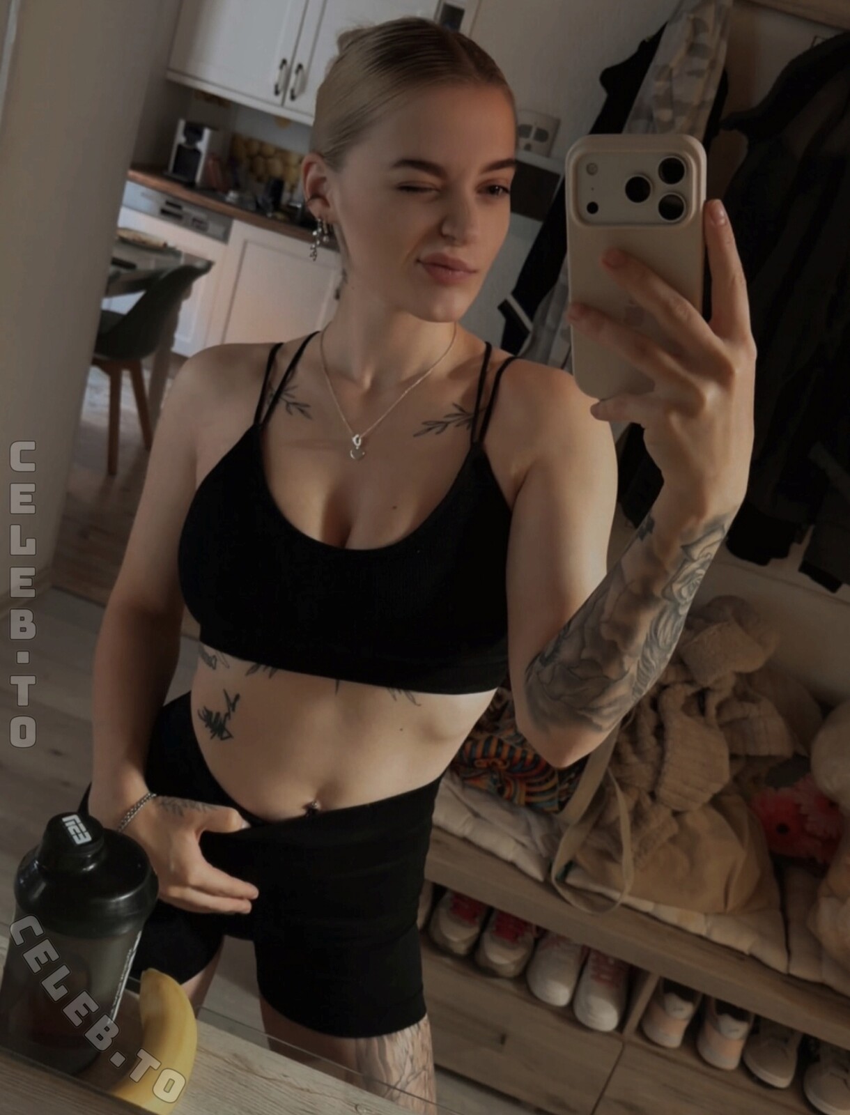 Anny_vans nude photo 2