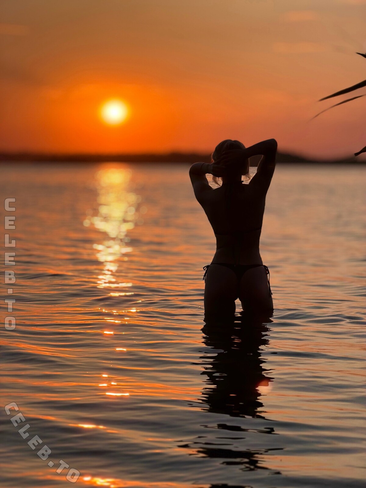 Anny_vans nude photo 1