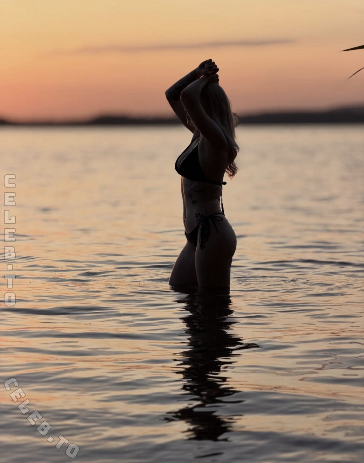 Anny_vans nude photo 5