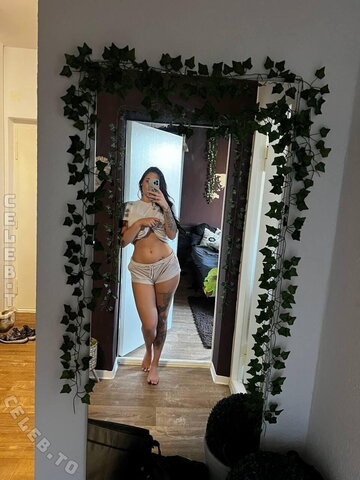 Anonoobmous nude photo 31