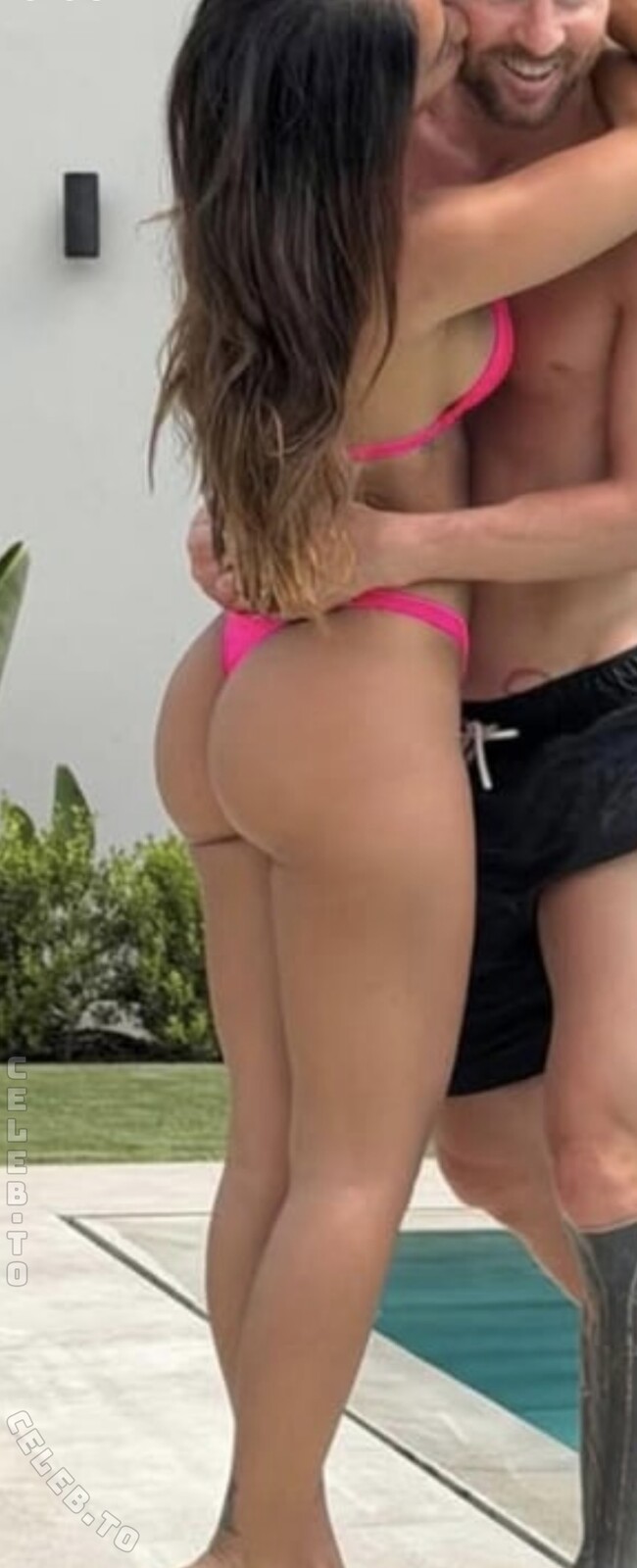 Antonella Roccuzzo nude photo 2