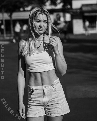 Antonia Albrecht nude photo 20