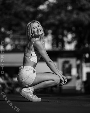 Antonia Albrecht nude photo 17
