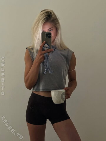 Antonia Albrecht nude photo 16