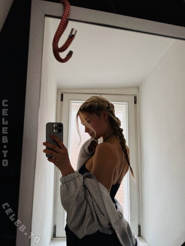 Antonia Albrecht nude photo 14