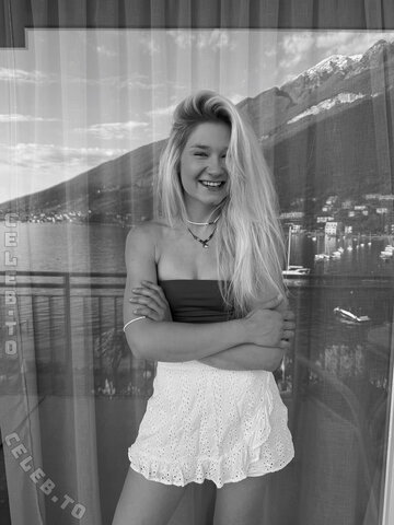 Antonia Albrecht nude photo 13