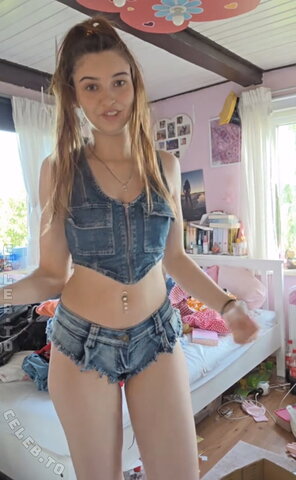 Antonia Andresen – Denim from the last TikTok haul