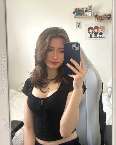 Antunya nude photo 16