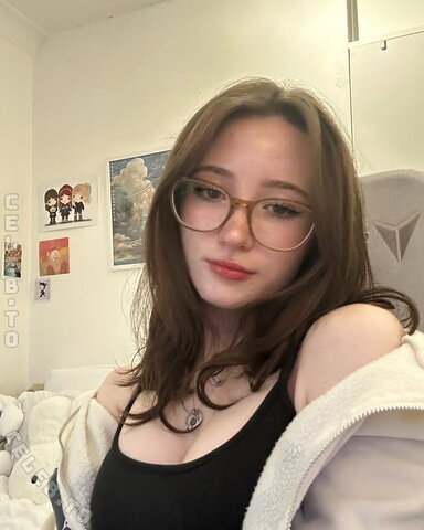 Antunya nude photo 6