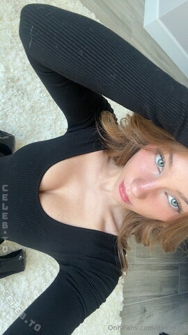 Anya Lacey nude photo 12