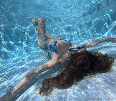 Anya Lacey photo 3