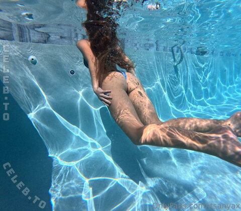 Anya Lacey photo 1