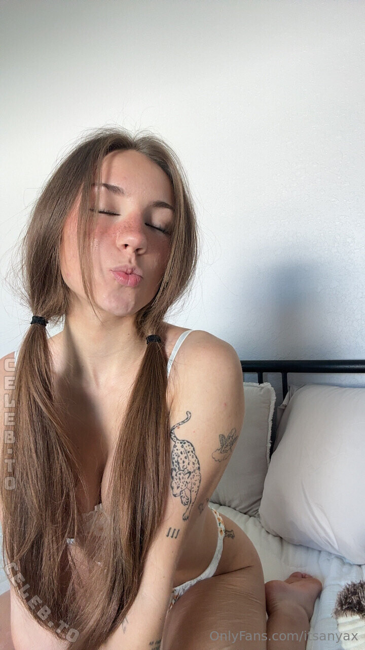 Anya Lacey nude photo 4