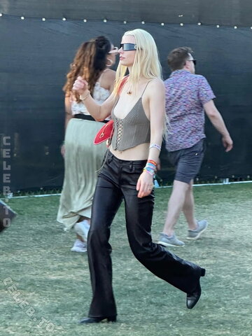 Anya Taylor-Joy nude