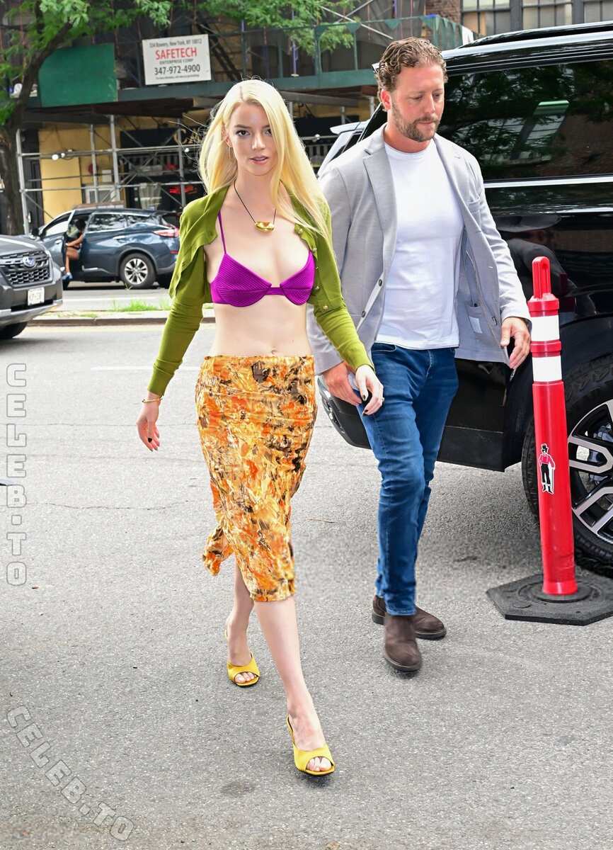 Anya Taylor-Joy nude photo 2