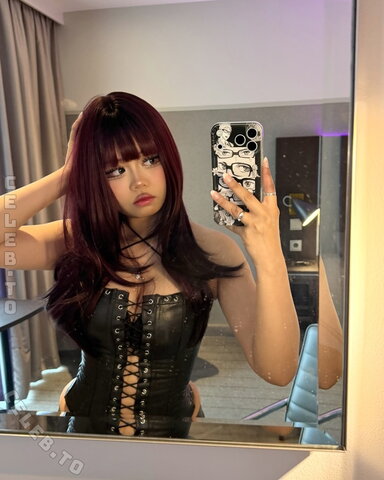 Anyamochi nude photo 3