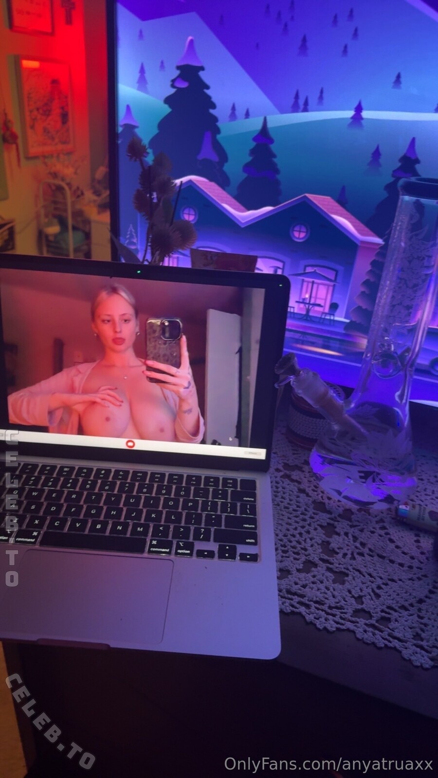 Anyatruaxx nude photo 3