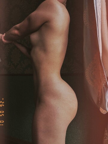 Apollonchil nude photo 3