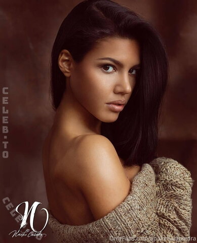 Apolonia Lapiedra nude photo 5