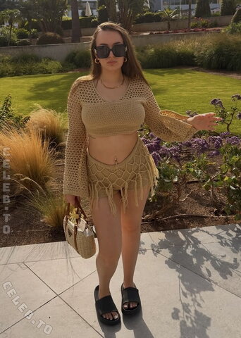 apr.allegra nude photo 16