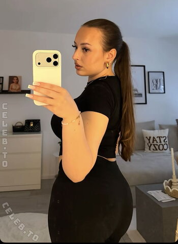 apr.allegra nude photo 15