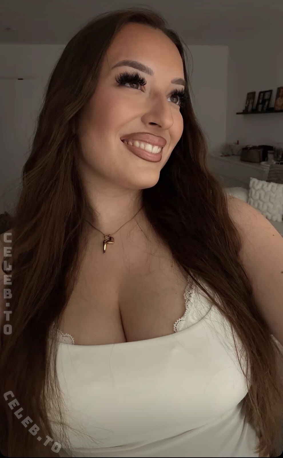 apr.allegra nude photo 19