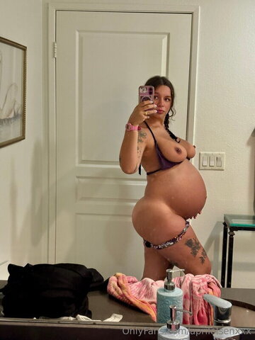 April Olsen nude photo 2