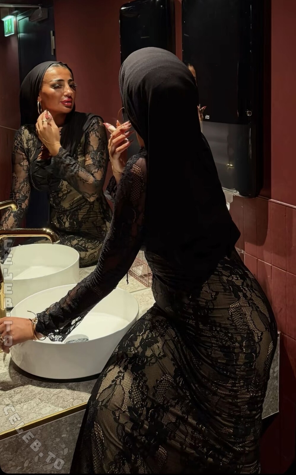 arabiccwoman nude photo 2