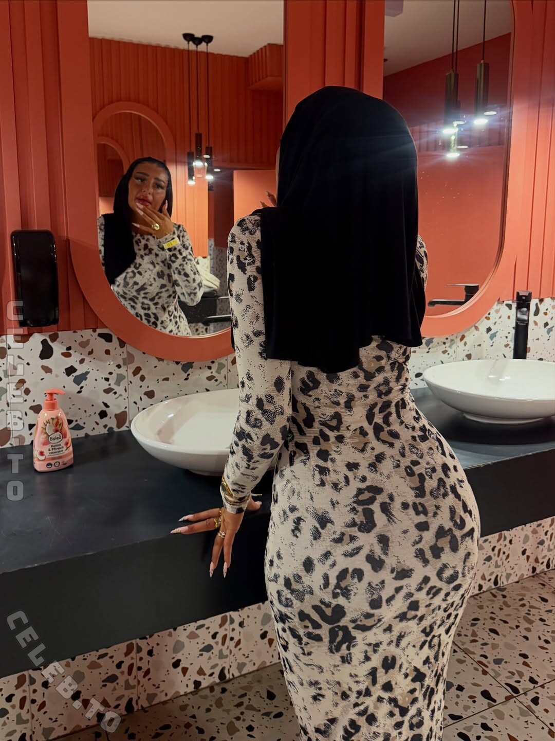 arabiccwoman nude photo 1