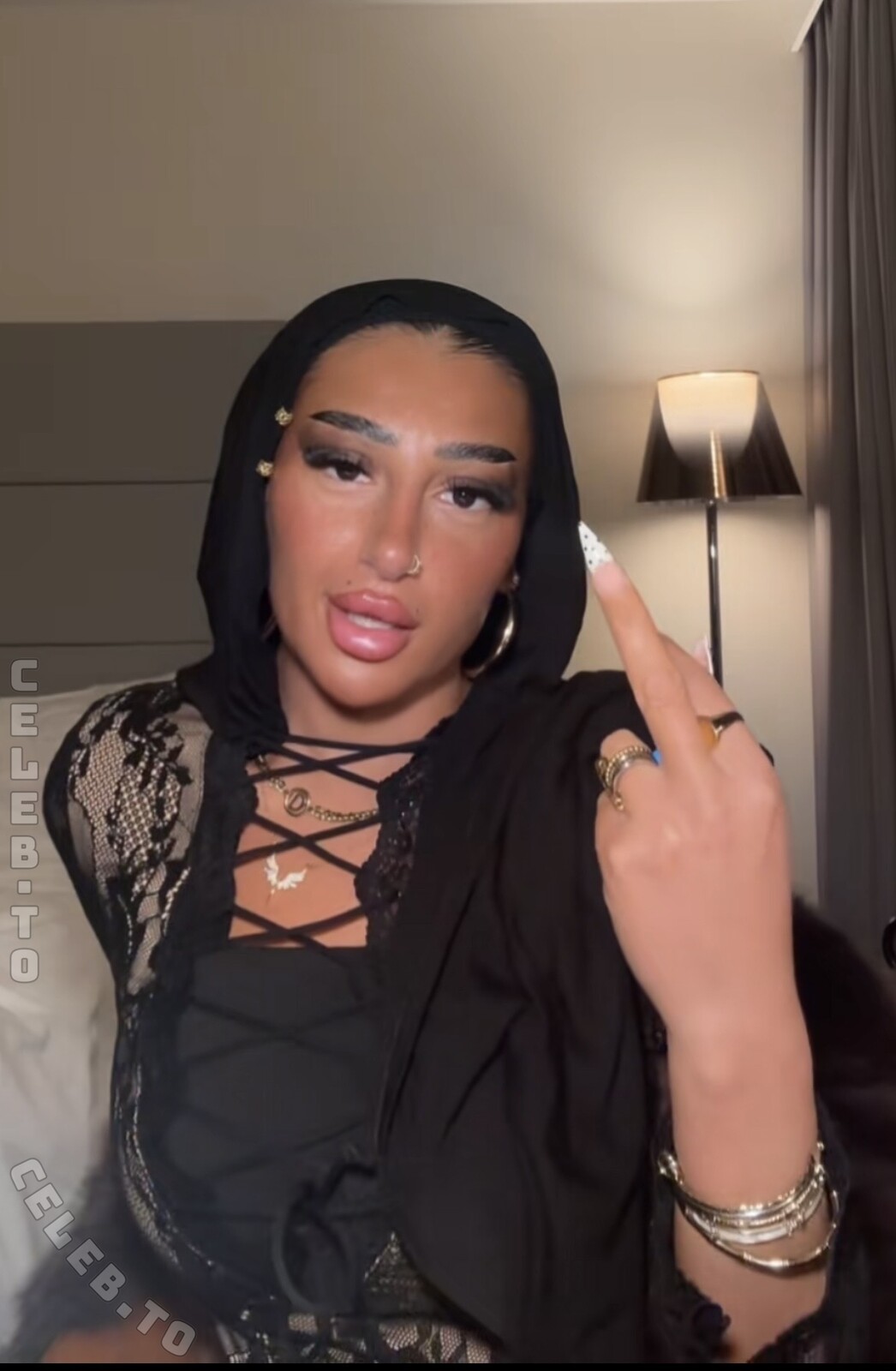 arabiccwoman nude photo 4