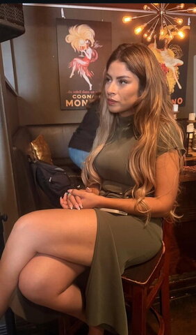 Araceli Bloom Hot (1 photo)