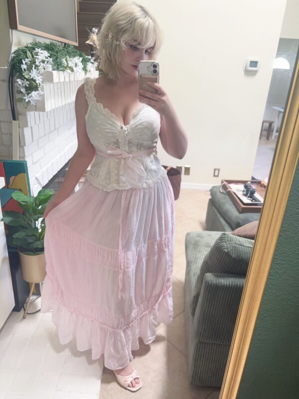 Aretteepls nude photo 1