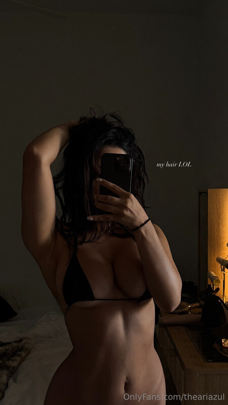 Ari Azul nude photo 9