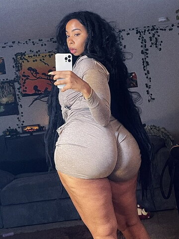 Aria Artizte nude photo 2