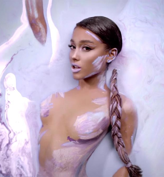 Ariana Grande nude photo 7