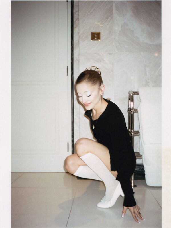 Ariana Grande nude photo 3