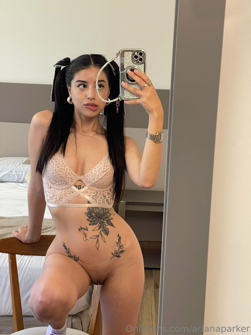 Arianaparker nude photo 4