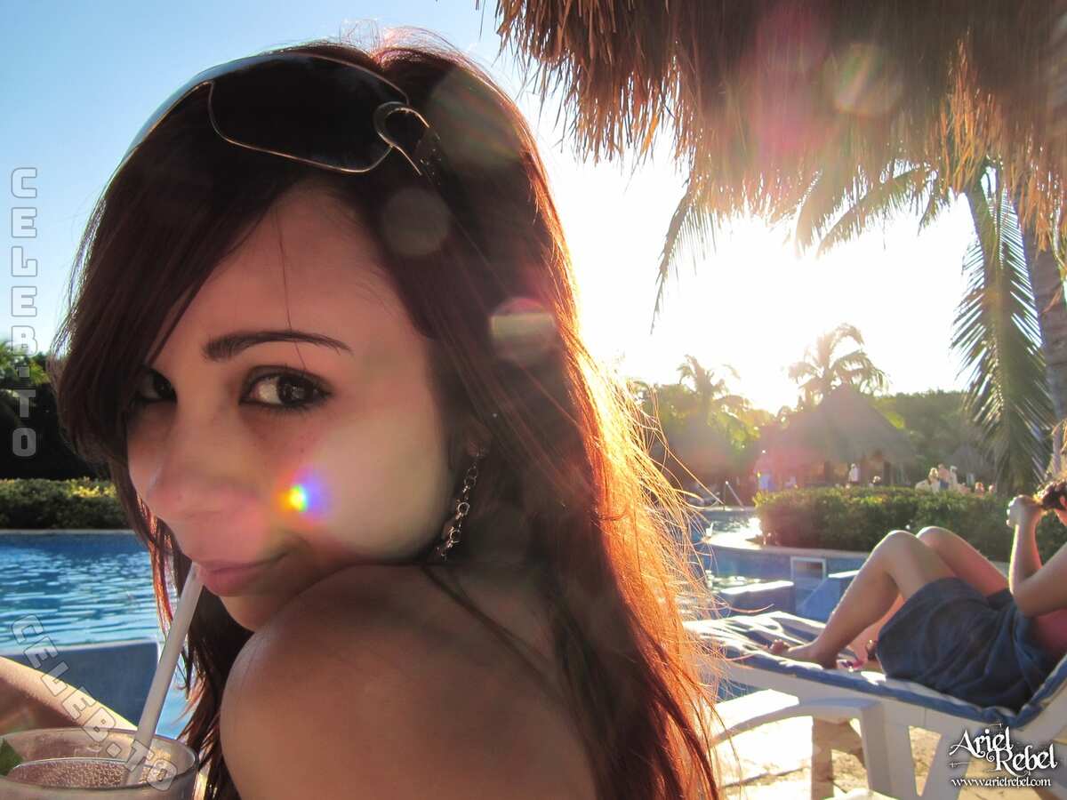 Ariel Rebel nude photo 5